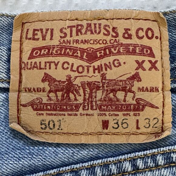 LEVIS 501 Classic Button Fly Denim Blue Jeans Men Size 36 X 32 Fit 35 X 32 - Picture 9 of 12